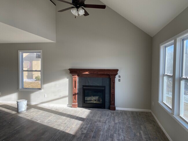 Front Room - 3120 W 31st Ter