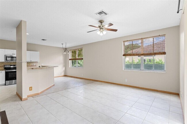 Foto del edificio - 4490 Foxtail Ln