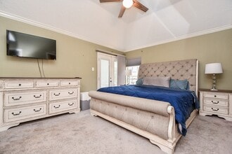 Building Photo - 8323 Lake Crystal Dr