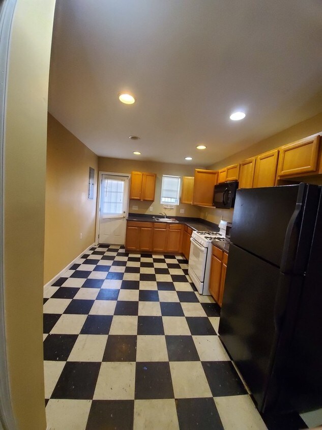 Building Photo - ~Beautiful 3 bedroom house in West Baltimore~