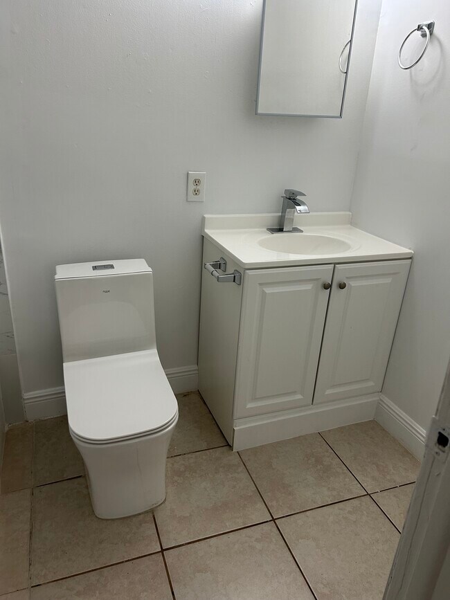 Foto del edificio - 5725 NW 27th Ct