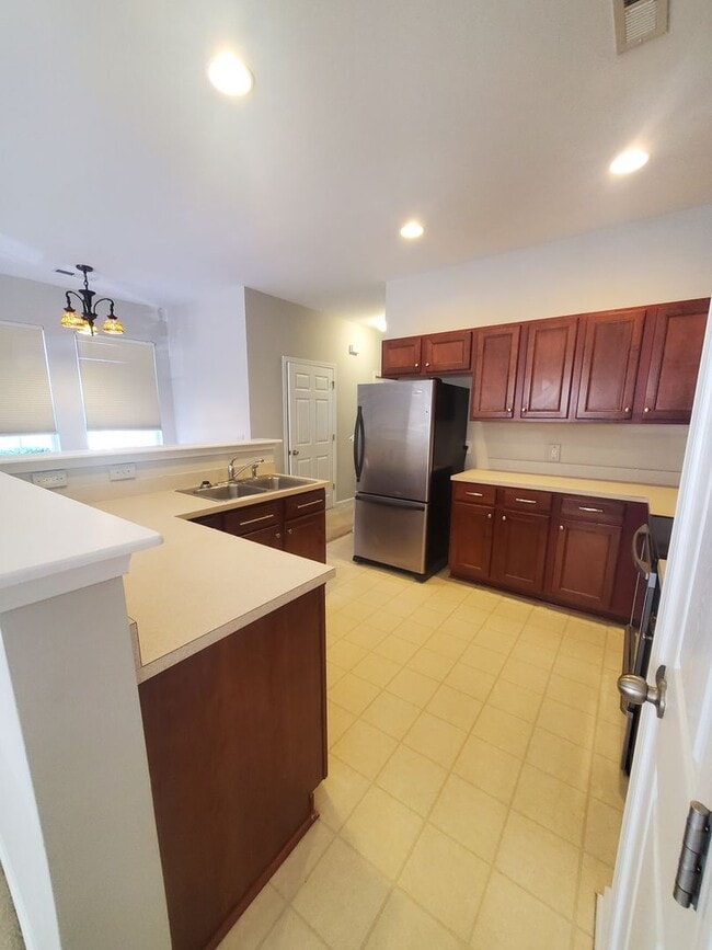 Foto del edificio - Liberty Hall End Unit 3Br 2.5Ba Townhome
