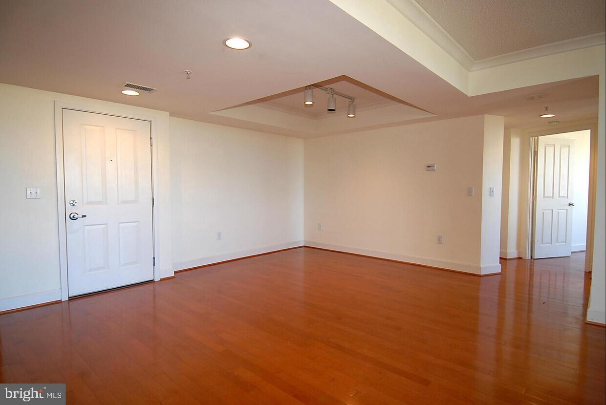 Primary Photo - 1220 N Fillmore St
