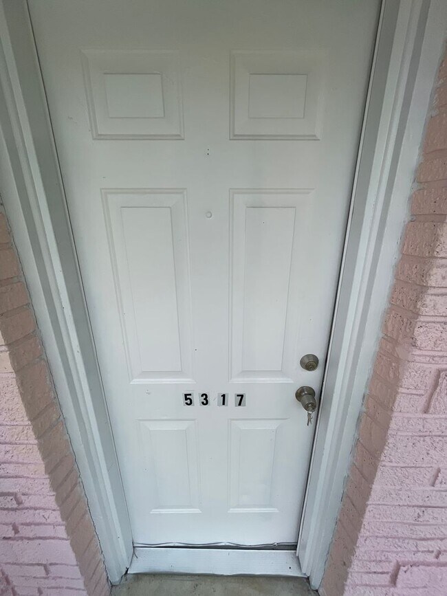 Foto del edificio - 5319 Avery Rd