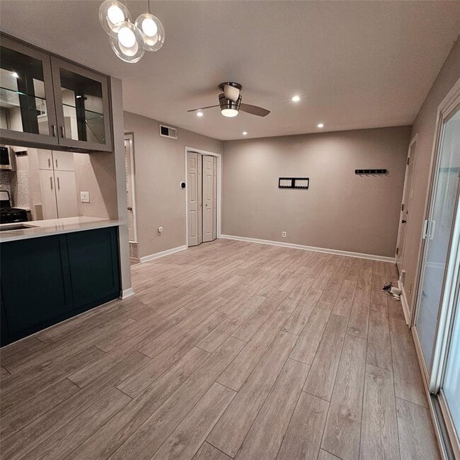 Foto del edificio - 7801 Shoal Creek Blvd