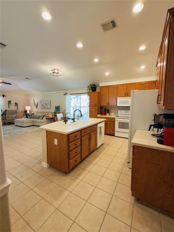 Foto del edificio - 9300 Pioneer Forest Dr
