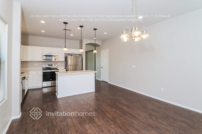 Building Photo - 22008 W Hadley St