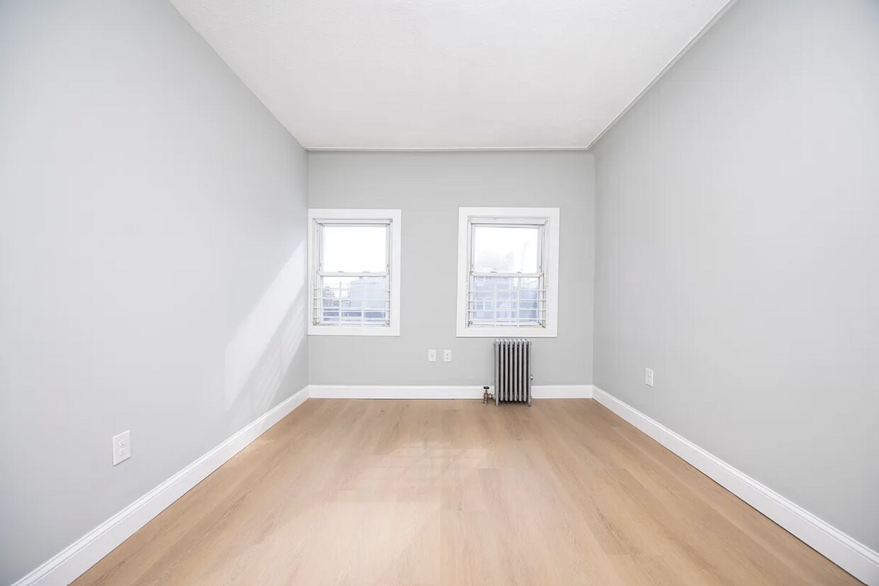 Foto principal - 667 Glenmore Ave
