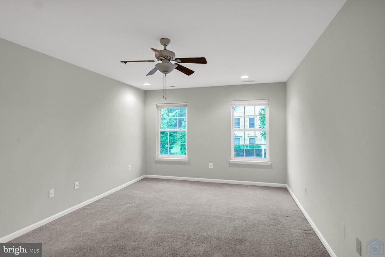 Primary Photo - 2047 Astilbe Way