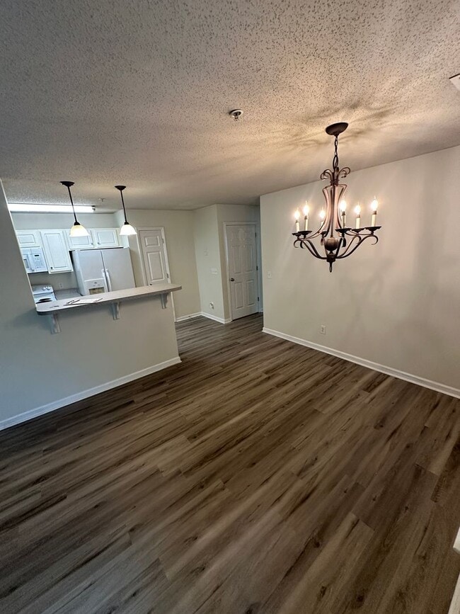 Building Photo - 3475 Forestdale Dr
