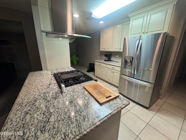 Building Photo - 6437 Dawn Dr