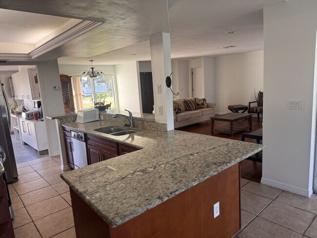 Foto del edificio - Beautiful 3 Bedroom Priced to Rent