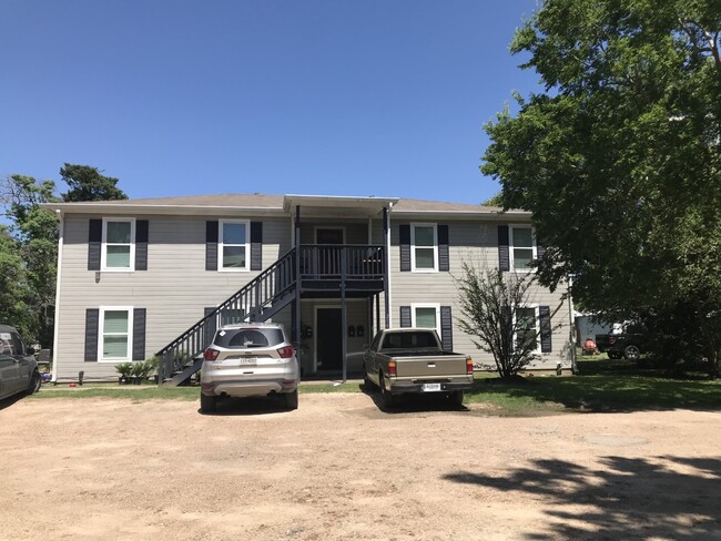 Building Photo - 210 Reinhardt St