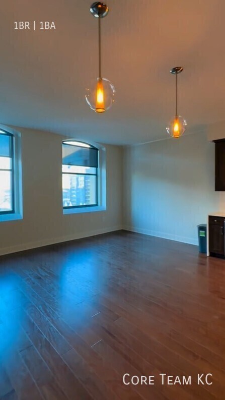 Primary Photo - 106 W 14th St