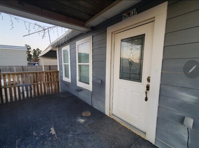 Foto del edificio - 570 County Rd 5102J