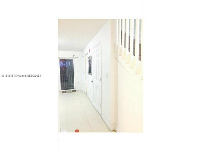 Foto del edificio - 1043 NW 4th St