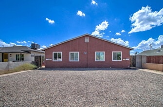 Building Photo - 1501 E Roosevelt St