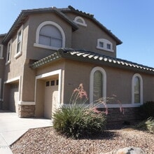 Building Photo - 9831 E Rosemary Ln