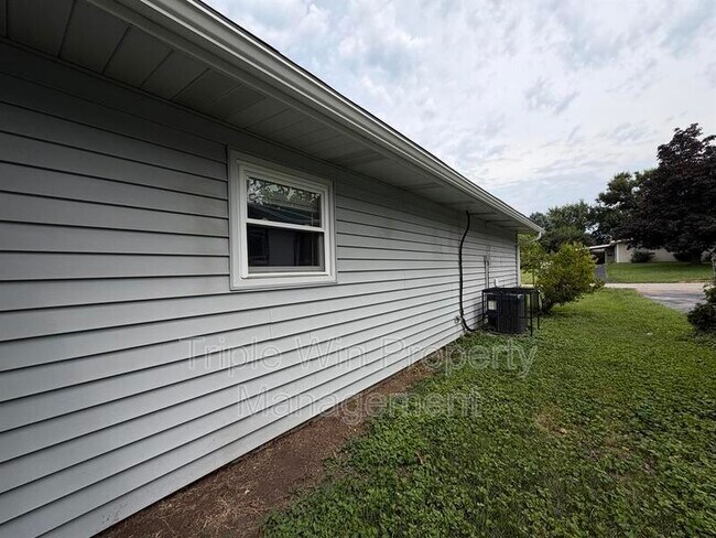 Foto del edificio - 810 St Anthony Ln