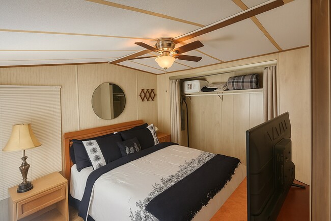 Building Photo - 2121 New Tampa Hwy