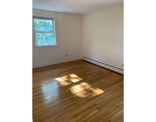 Foto del edificio - 3 Powder House Ln