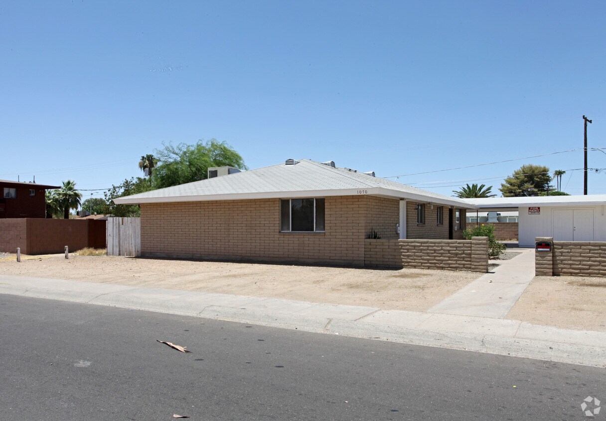 Primary Photo - 1070 N California