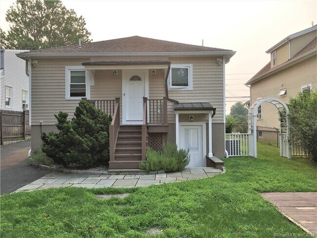 Building Photo - 205 Southfield Ave