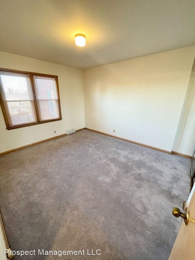 Foto del edificio - 3446 N Dousman St