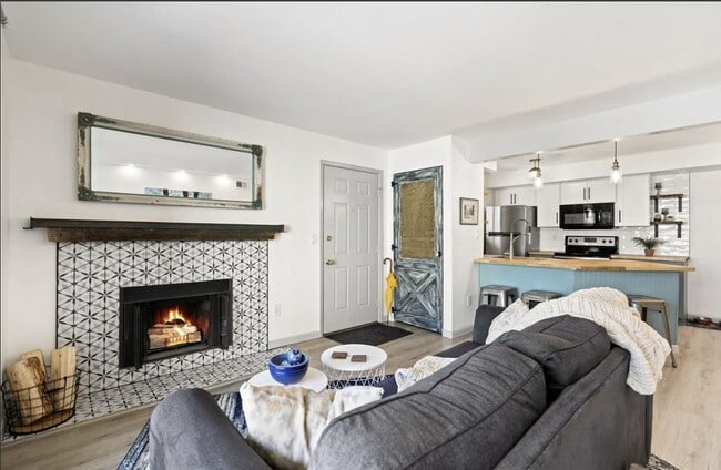 Building Photo - 60 S Boulder Cir