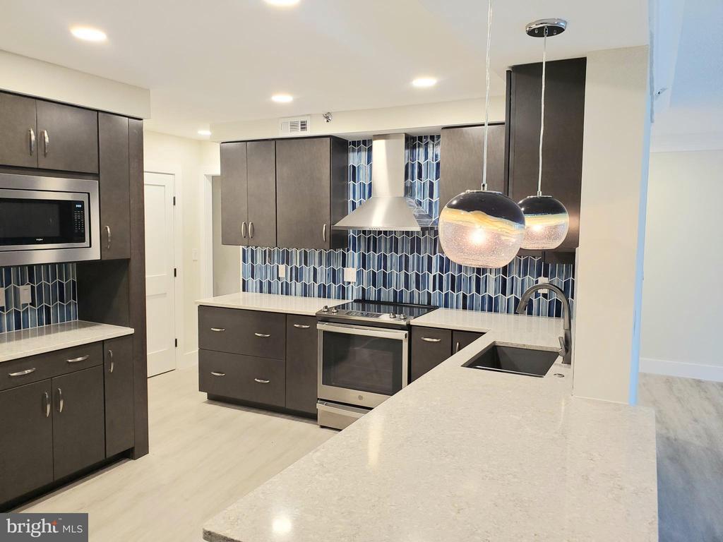 Primary Photo - 1300 Crystal Dr