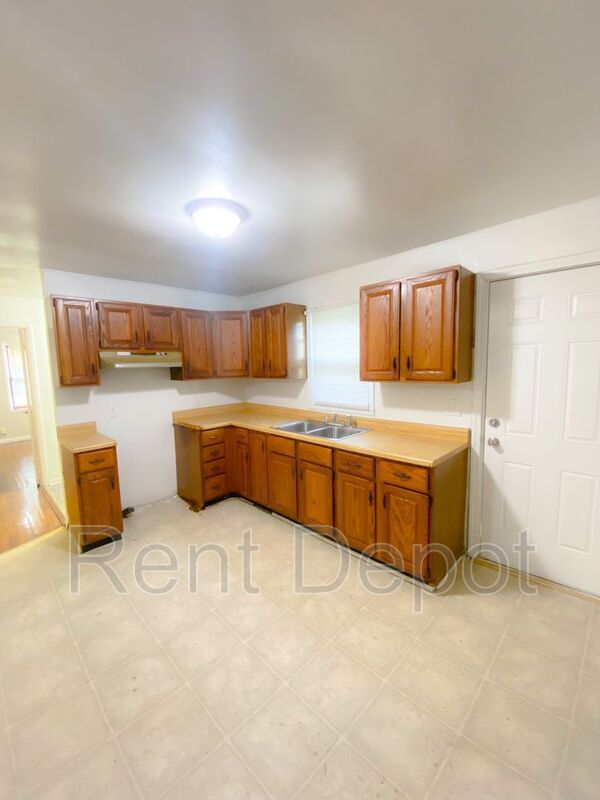 Building Photo - 1506 Judson St