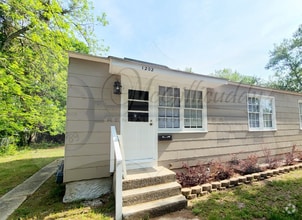 Building Photo - 1202 Holden Dr