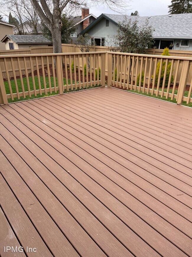 Building Photo - 4 br, 2.5 bath House - 736 Edgemont Way