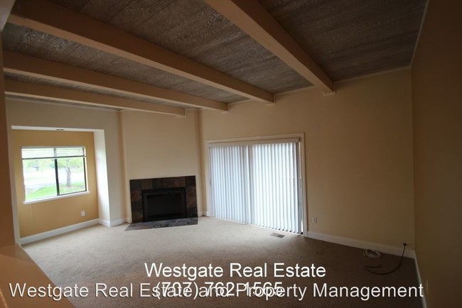 Building Photo - 3 br, 3.5 bath House - 1 Liberty Lane