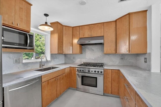 Foto del edificio - 467 NE 31st St