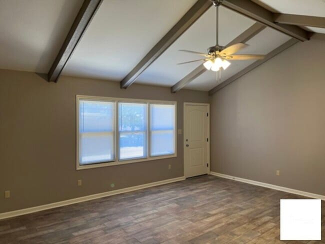 Foto del edificio - Renovated 3BR Home Close to MacArthur Jr High