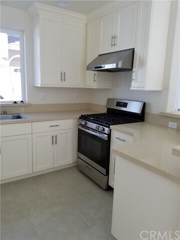 Building Photo - 4148 La Rica Ave