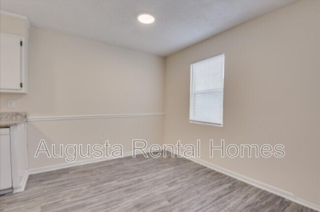 Foto del edificio - 2575 1/2 Tobacco Road - A