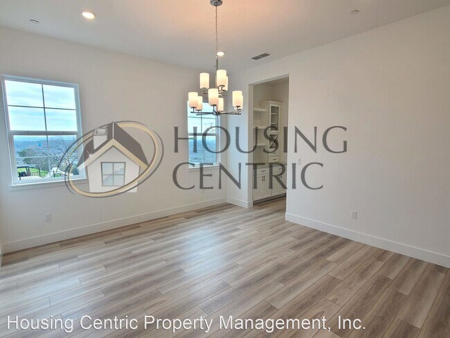 Building Photo - 4 br, 3.5 bath House - 1068 Trapani Ln