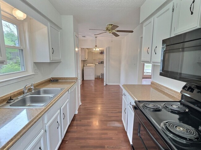 Building Photo - 936 Barbara Lynn Dr