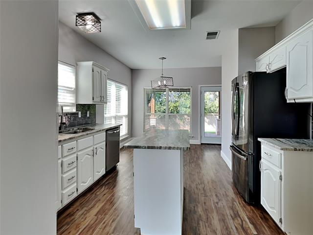 Building Photo - 3105 Cantura Dr