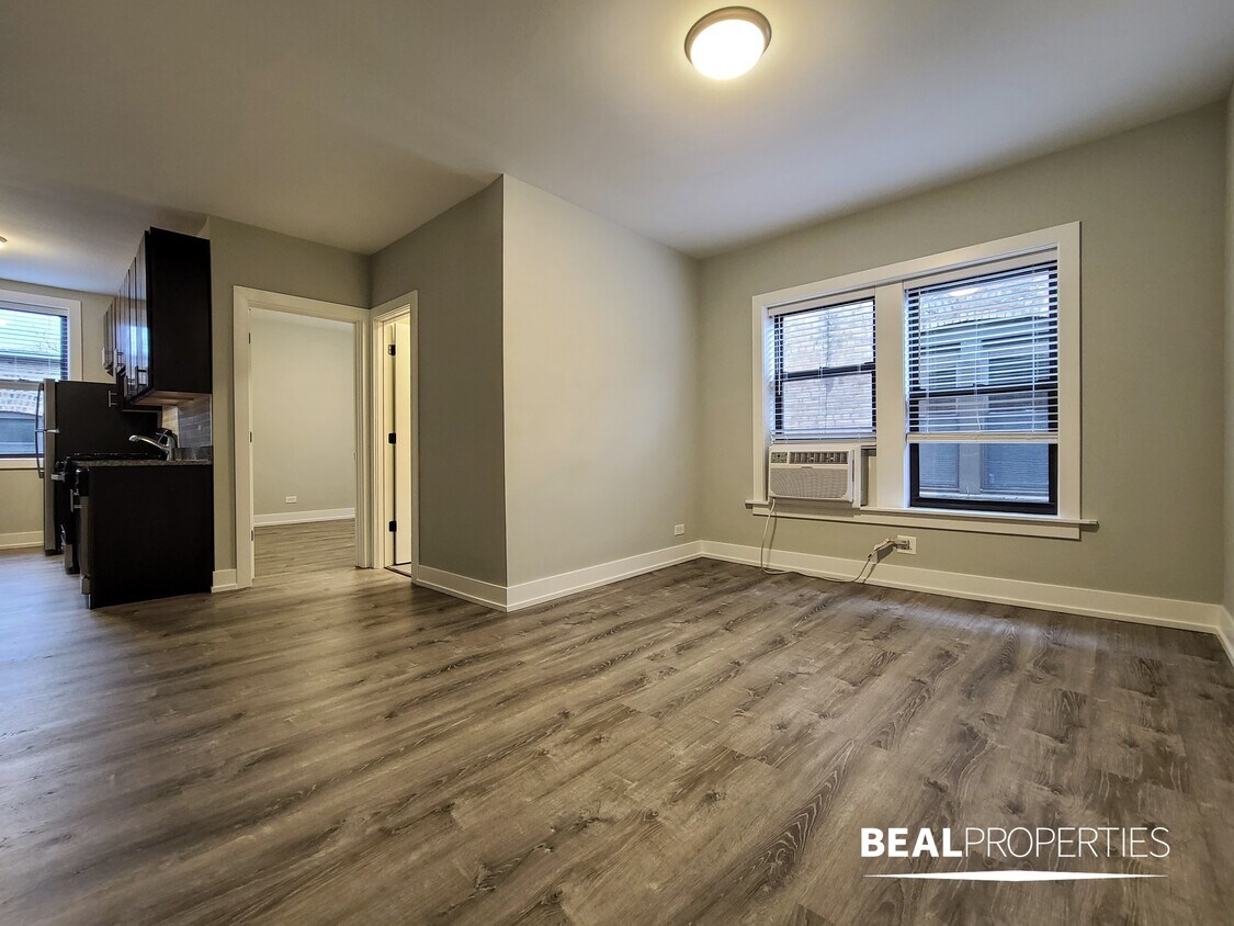 Primary Photo - 705 W Brompton Ave