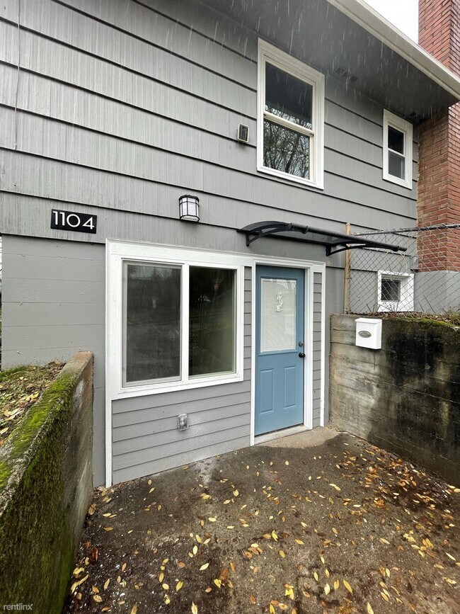 Building Photo - 3 br, 1 bath Duplex - 1104 Sidney Avenue