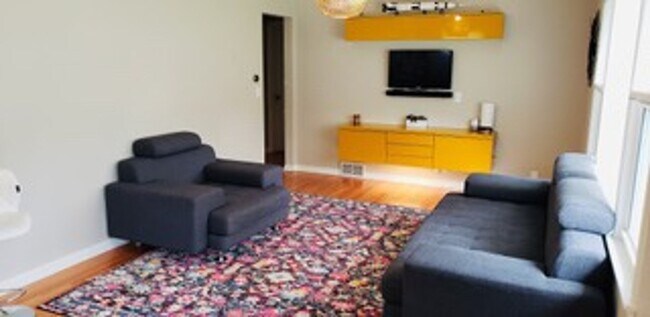 Foto del edificio - Stunning 4 bedroom rambler in beautiful Ro...