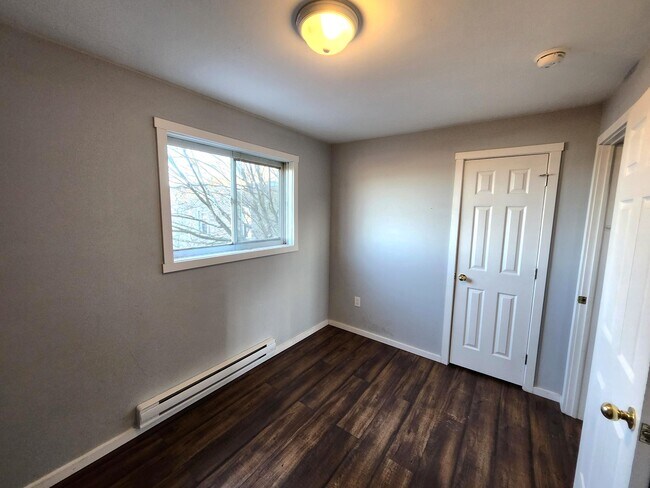 Photo du bâtiment - 196 King St E