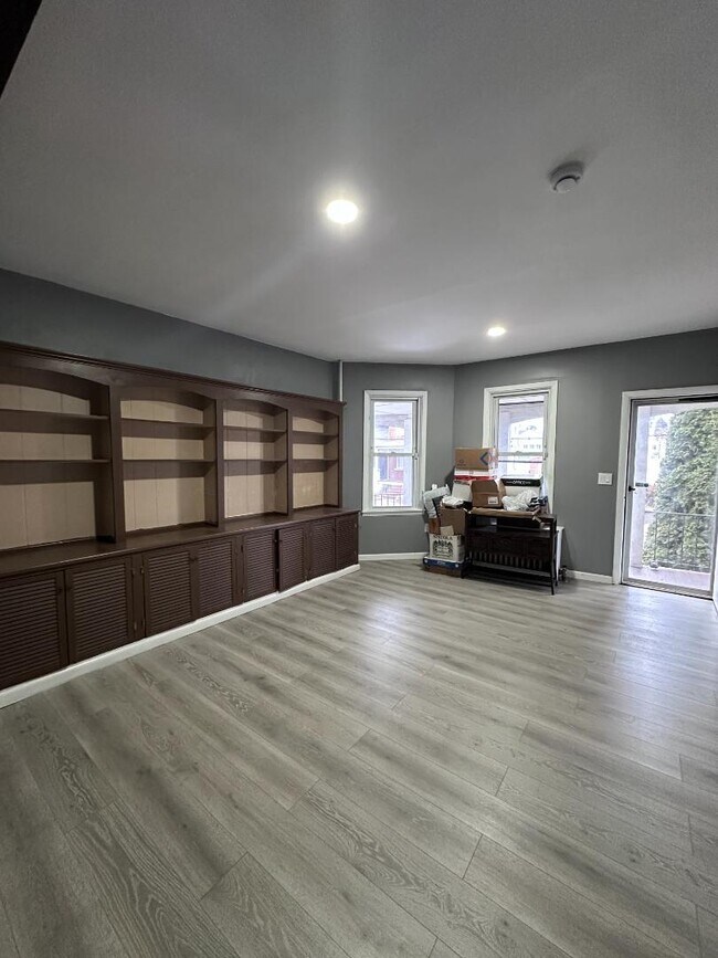 Foto del edificio - 81 Ashley St