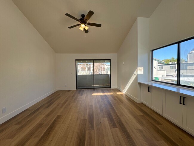 Foto del edificio - Newly Remodeled Studio in Sparks! Availabl...