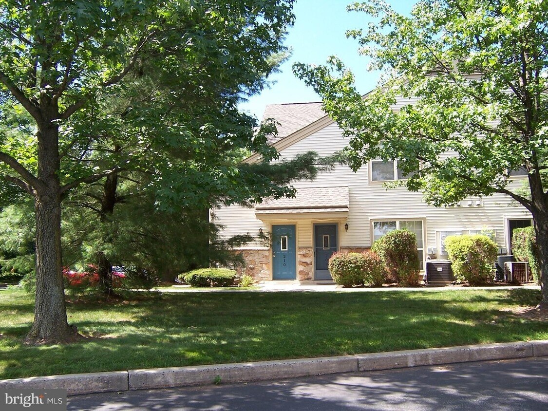 209 Foxmeadow Dr Unit 209, Royersford, PA 19468 Condo for Rent in