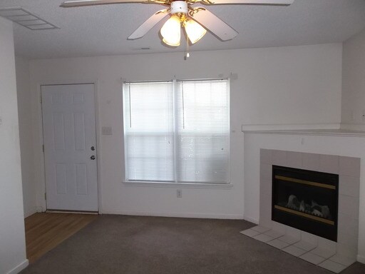 Building Photo - 200 Meadowbrook Ln
