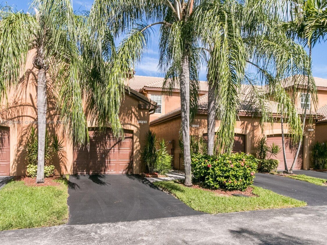1521 Veracruz Ln, Weston, FL 33327 Townhome Rentals in Weston FL